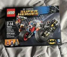 LEGO 76053 Gotham City Cycle Chase DC Super Heroes Batman Harley Quinn 224pc