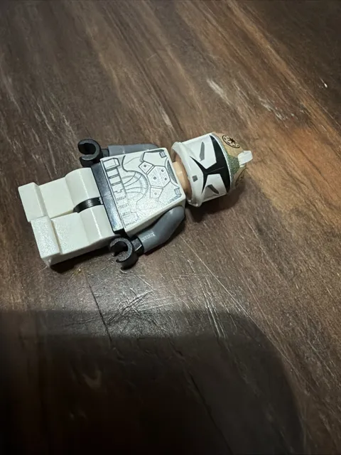 Lego Star Wars Minifigure: Clone Trooper Gunner (Phase 1) - Large Eyes (sw0221)
