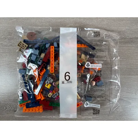 LEGO Friends The Apartments 10292 Replacement Bag 6 Monica Geller Minifigure NEW