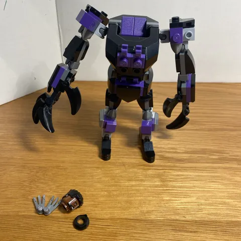 LEGO Super Heroes: Black Panther Mech Armor (76204) Incomplete