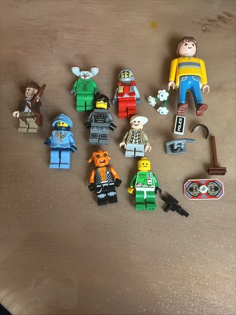 Lot Of Mini Figurines Lego