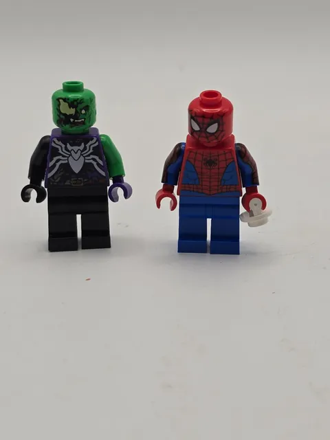 LEGO Spider-Man & Venom Mini Figure Lot Marvel Universe Toy Characters x 2