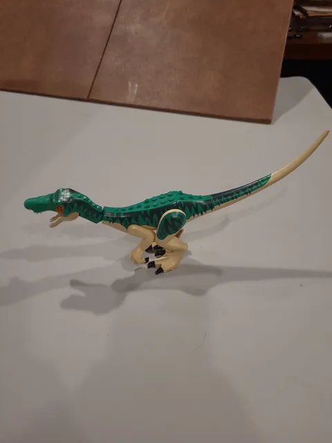 LEGO Baryonyx Dinosaur Minifigure Jurassic World 76942 Dark Green and Tan