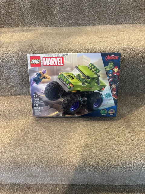 LEGO Marvel The Hulk Truck vs. Thanos Building Set 76312 Ships Fast