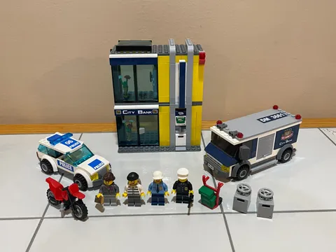 LEGO CITY Bank & Money Transfer 3661 Near Complete Set w/ Minifigures