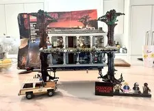 LEGO Stranger Things: The Upside Down (75810) - Minifigures And Instructions