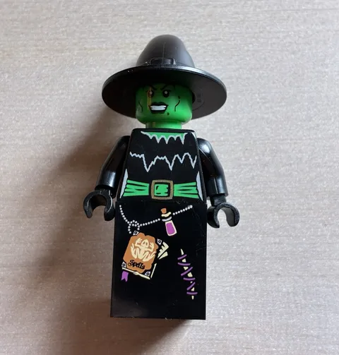 LEGO CMF Collectible Witch Minifigure Series 2 8684 col020
