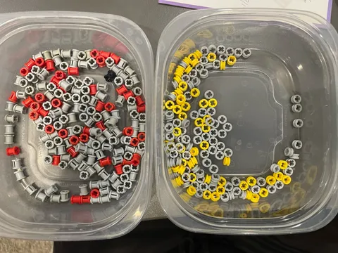 LEGO TECHNIC LOT OF 338 BUSHINGS #3713 AND #4265 1/2 BUSHING