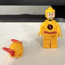 LEGO The Flash Yellow Suit Minifigure w/ Helmet Lightning Bolt Torso Print