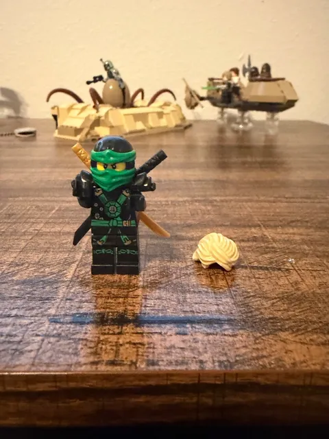 lego ninjago deepstone lloyd *good condition*