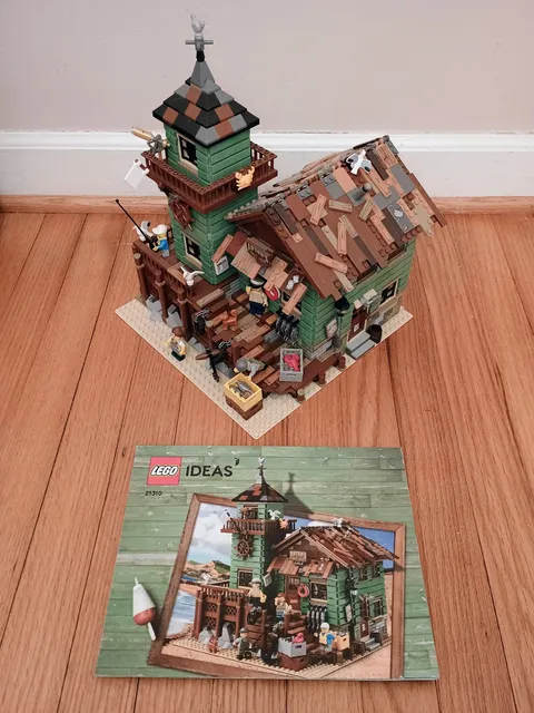 LEGO Ideas: Old Fishing Store #21310 (used, almost complete, manual, no box)