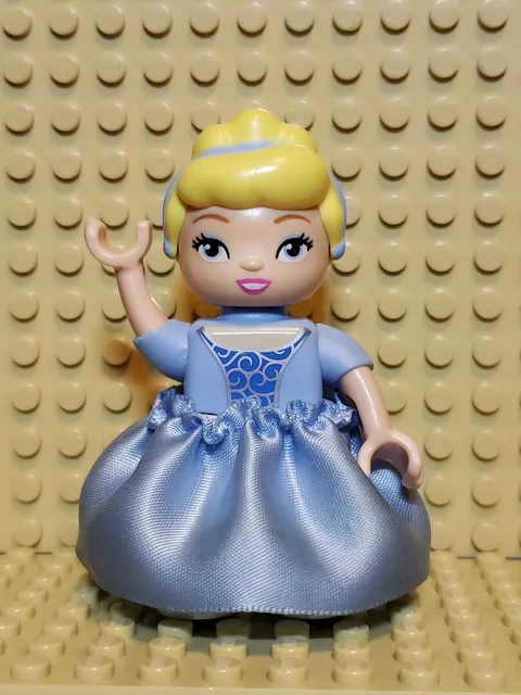 Lego Duplo Cinderella Disney Princess Figure Light Blue Headband 47394pb149