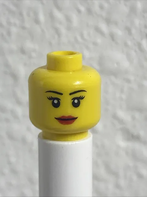 LEGO - Minifig, Head Female with Eyebrows, Eyelashes & Red Lips Smile - Yellow