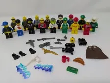 Lot of 16 LEGO Minifigures - Mixed Lot with Weapons & Accessories - Some Vintage
