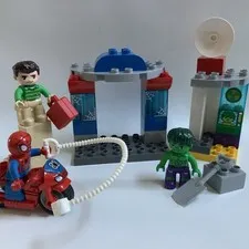 Spider-Man and Hulk Adventures Duplo Lego Set 10876 98% COMPLETE