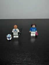 ⁠LEGO Star Wars Minifigure Lot Clone Trooper & Princess Leia Holiday Sweater⁠