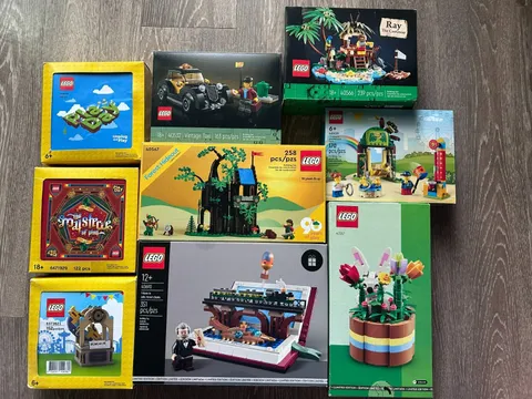 Lot of 9 LEGO items new in box