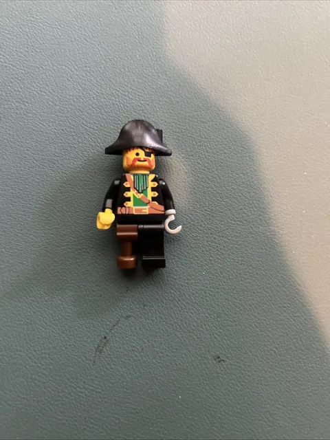 Lego Captain Red Beard - Plain Pirate HatItem No: pi002