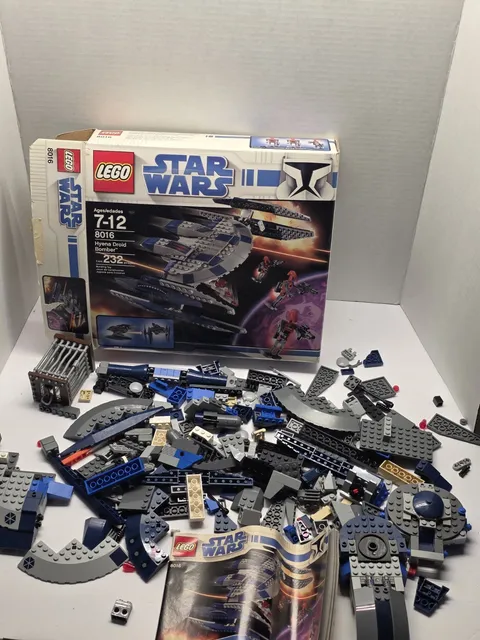 LEGO Star Wars 8016 Hyena Droid Bomber 2009 w/ Original Box & Instructions