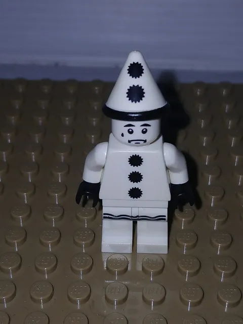 LEGO Minifigure Sad Clown Mime Neck Ruff Black White