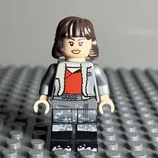 LEGO Star Wars Qi'ra Minifigure Corellia Outfit Solo Movie 75209 sw0916 - 3H