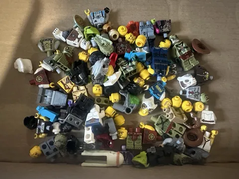 Lot of Vintage  2000s Lego Minifigures Parts & Pieces Diving/Sea/Chima