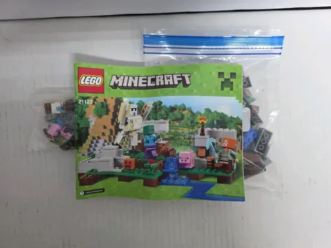 LEGO 21123 The Iron Golem Minecraft, 2016, 100% Complete W Manual (C6)