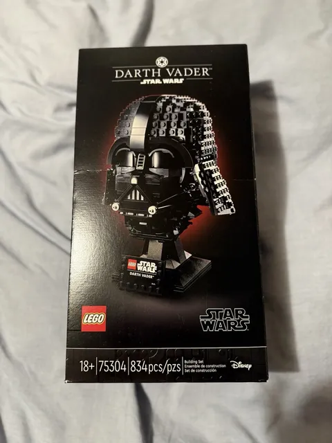 LEGO Star Wars: Darth Vader Helmet (75304) Retired RARE Damaged Box See Photos