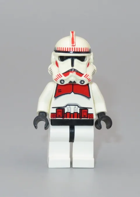 LEGO Star Wars Clone Shock Trooper red White has yellowed a bit minifigure 7655
