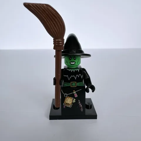 Lego CMF Collectible Minifigure Series 2 Witch Col020