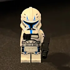 LEGO Star Wars Clone Trooper Minifigure White Helmet Blue Markings Blaster