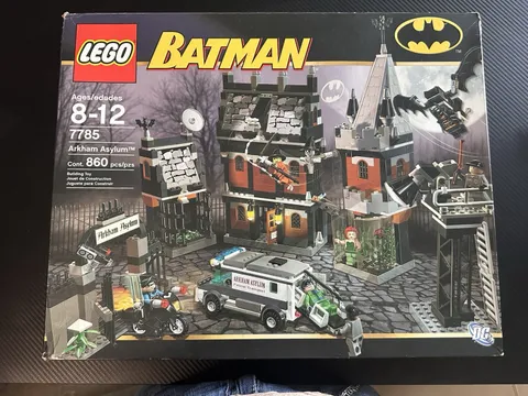 Lego Batman Arkham Asylum Set #7785 2006 W/box No Minifigs / Incomplete