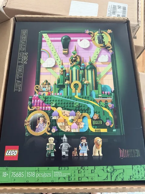 LEGO Emerald City Wall Art Wicked Set #75685 New Sealed Retired Product