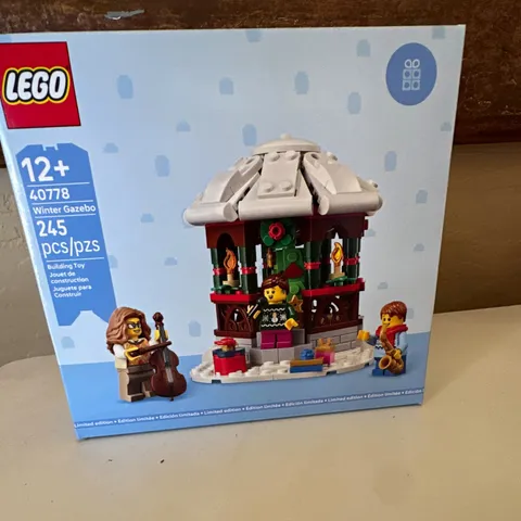 LEGO 40778 Winter Gazebo Seasonal Limited Edition Set 245 pcs Ages 12+