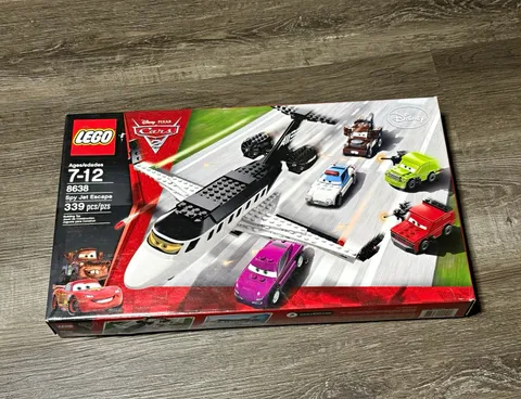 RETIRED LEGO Cars 2 8638 Spy Jet Escape 339pcs