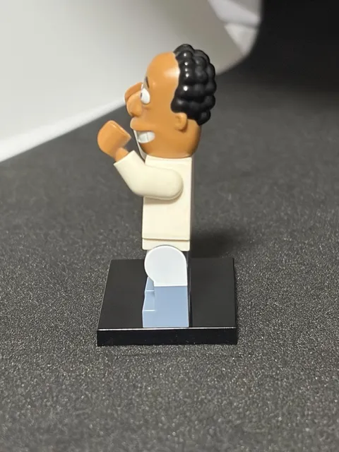 LEGO The Simpsons minifigure, Dr. Hibbert, SIM042