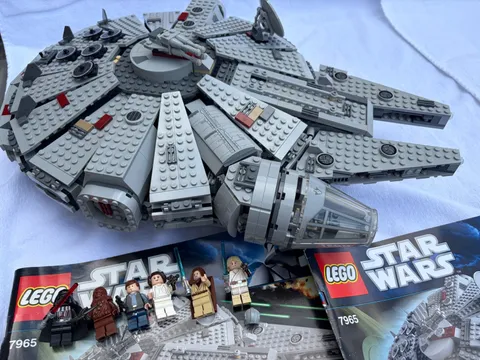 LEGO Millennium Falcon (7965) 99% COMPLETE with minifigs + instructions
