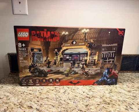 LEGO Super Heroes: The Batman Batcave: The Riddler Face-off (76183), NEW Sealed