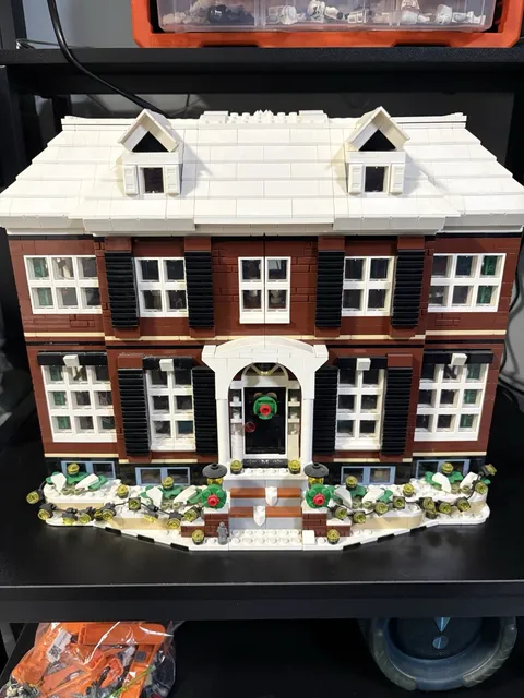 LEGO Ideas 21330 Home Alone House complete
