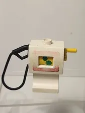 Vintage Lego Duplo White Fuel Gas Pump Clicking Turn Crank Black Hose SHOWS WARE