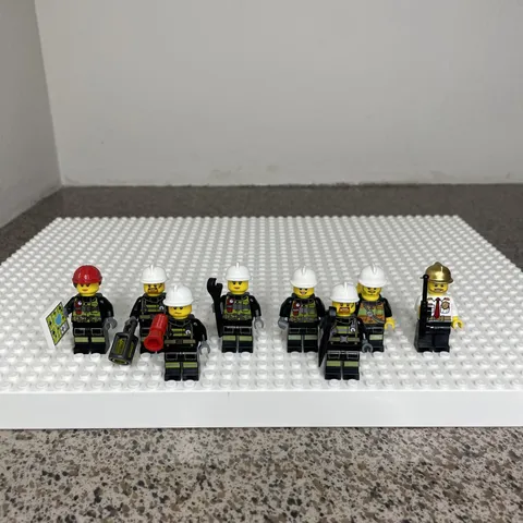 LEGO Firefighter Minifigures Lot of 8 w/ Helmets & Accessories Plastic Figures