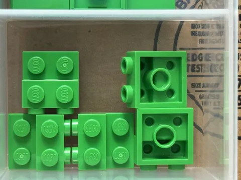 LEGO Parts - Bright Green Plate 2 x 2 x 2/3 2 Studs on Side - No 4304 - QTY 5