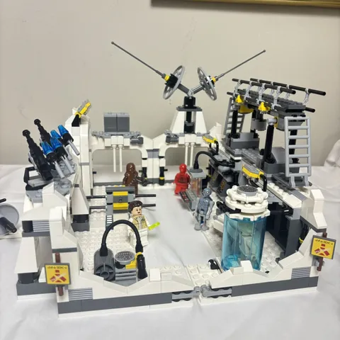 LEGO Star Wars 7879 Hoth Echo Base Complete w/ Minifigures & Manuals No Box