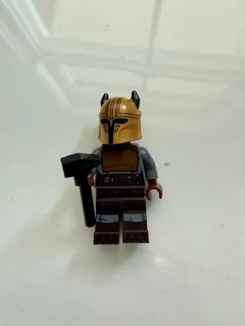 LEGO Star Wars Mandalorian Armorer minifigure