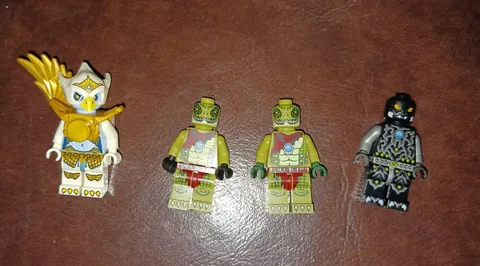 Lego Chima mini Figures 4 total, 2 crocs, 1 raven, 1 reptile 2013
