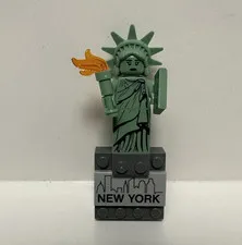 LEGO 854031 Statue of Liberty New York Magnet Retired Rare 100% Complete
