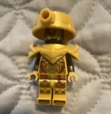 LEGO Minifigure w/ Tan Hat, Gold Armor Printed Outfit, Plastic