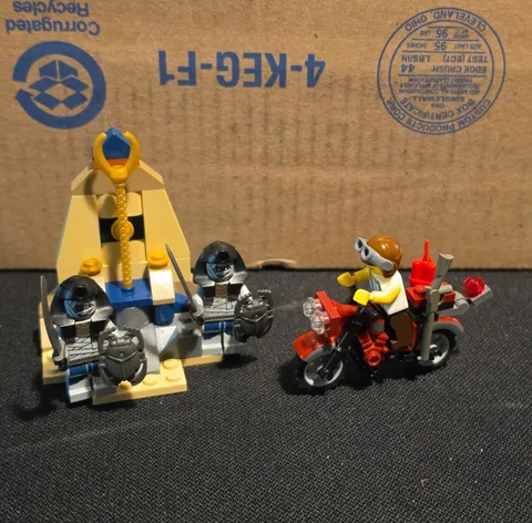LEGO 7306 Golden Staff Gaurdians 100% Complete No Box Or Instructions