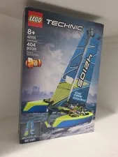 LEGO Technic Set 42105 Catamaran Brand New Damaged Box