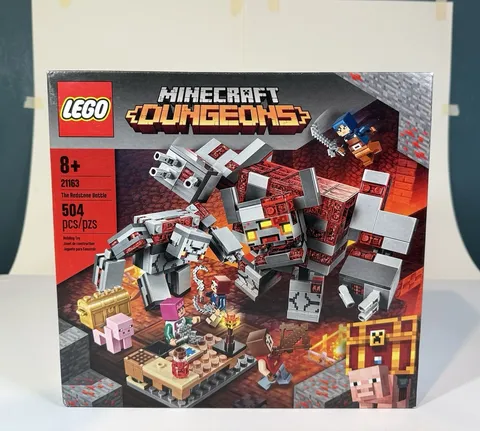 LEGO Minecraft Dungeons: The Redstone Battle (21163) 504-Piece Set
